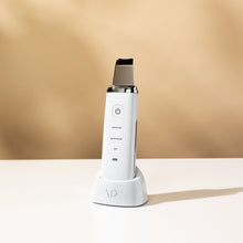 Load image into Gallery viewer, Essia | Ultrasonic Lifting & Exfoliating Wand.